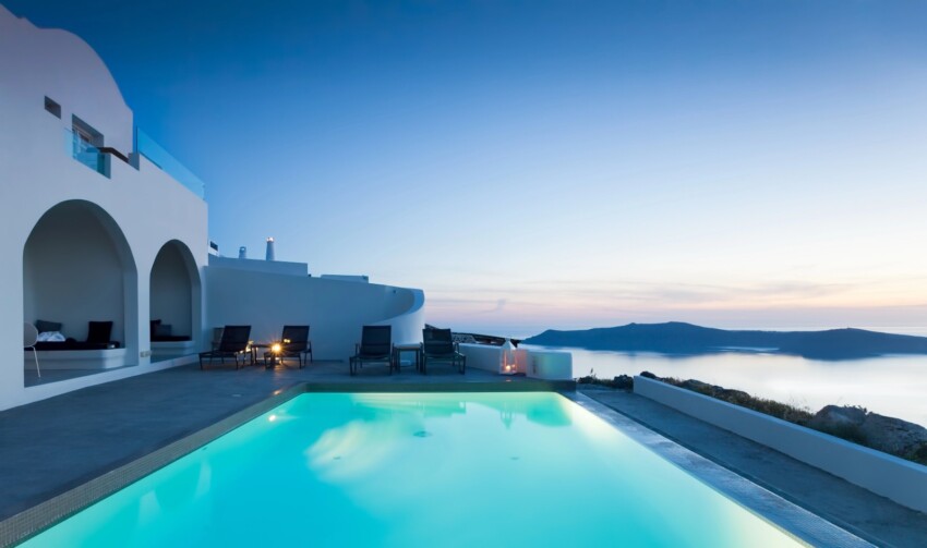 5 Best Santorini Hotels with a Private Pool