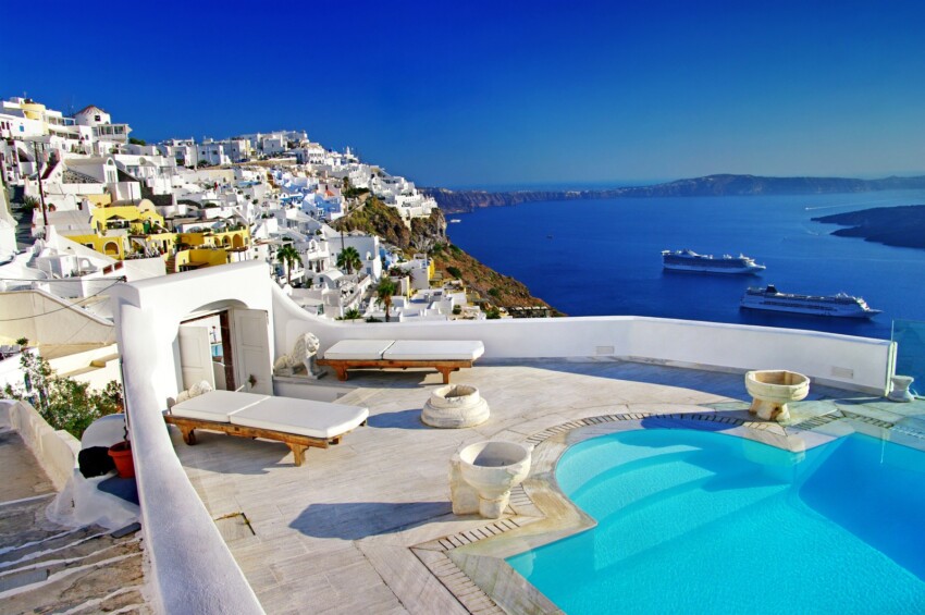 Resorts and Holiday Villages in Santorini