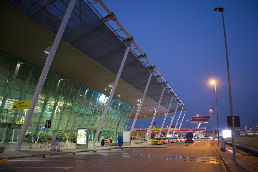 Aéroport de Tirana Aéroport de Tirana